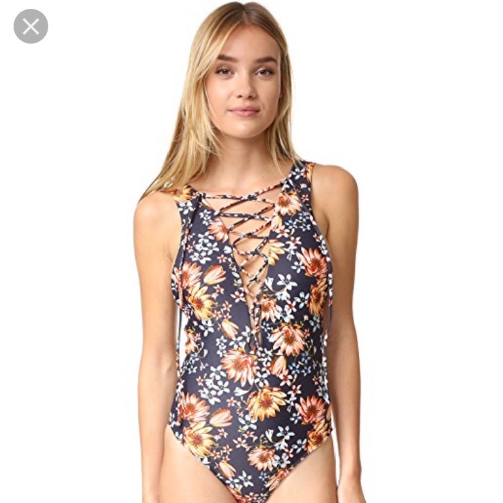 Beach Riot Kira One Piece bathing suit Size Small